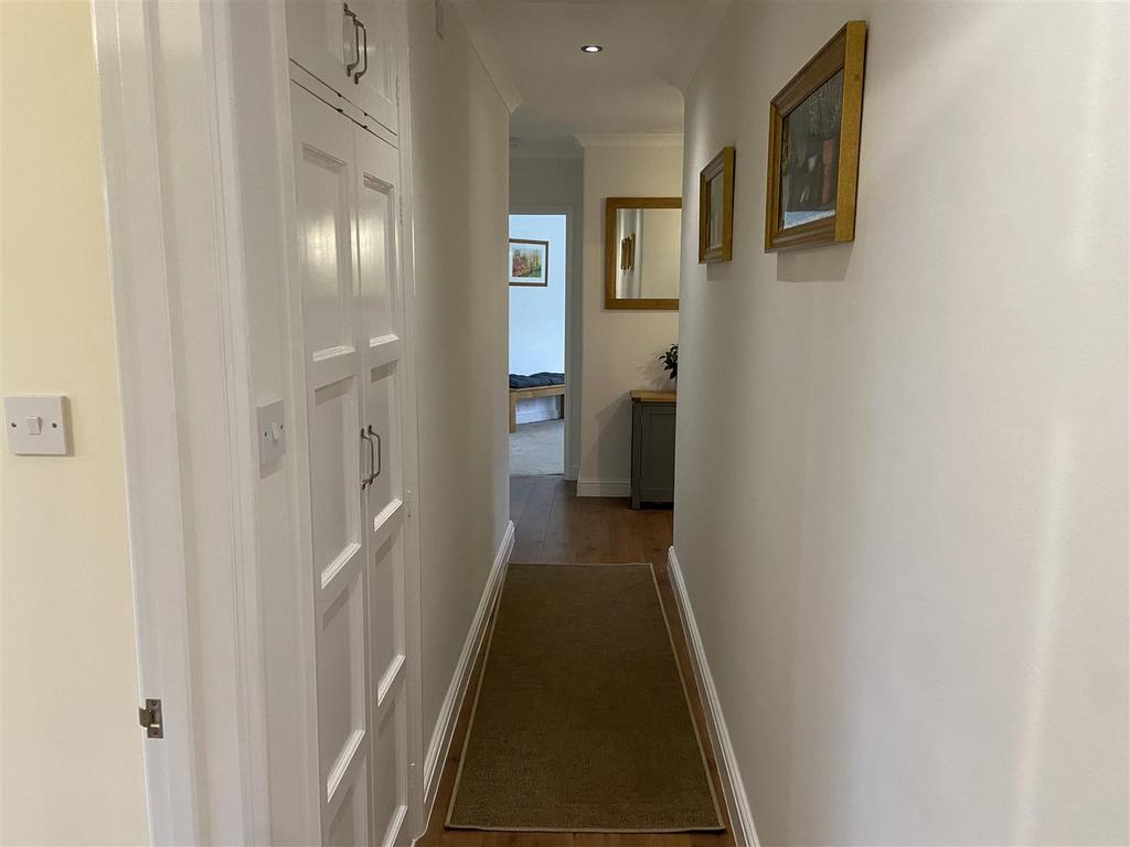 Hallway.JPG