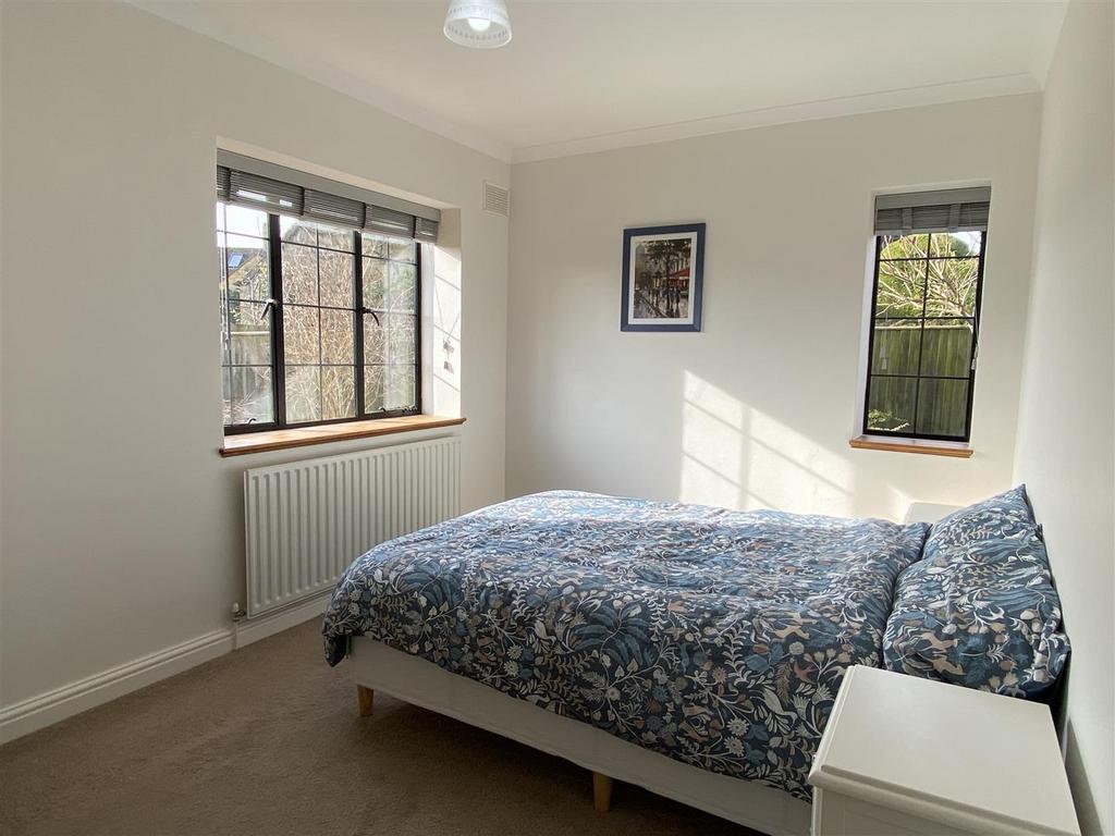 Bedroom 1.JPG