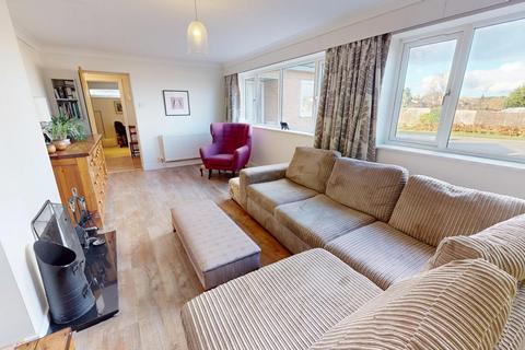 4 Bugbrooke Road, Nether Heyford, Northampton, NN7 3LT
