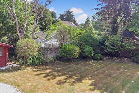 6 bedroom detached house for sale, Barn Close, Farnham Common, Buckinghamshire, SL2