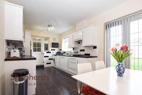 55 Hillview Gardens, Cheshunt, Waltham Cross, EN8 0PB