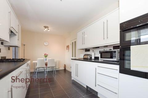 55 Hillview Gardens, Cheshunt, Waltham Cross, EN8 0PB