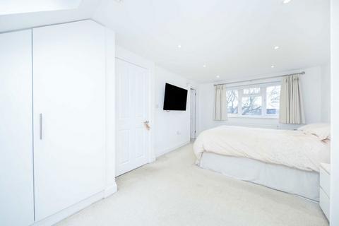 38 Sunningfields Road, London, NW4 4RL