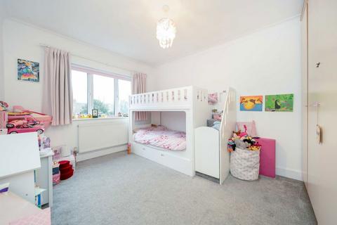 38 Sunningfields Road, London, NW4 4RL