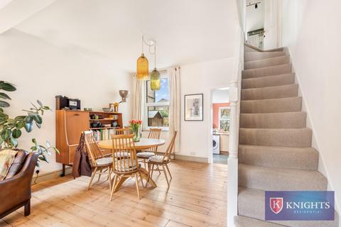 2 bedroom house for sale, Haselbury Road, London, N18