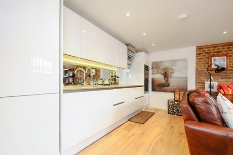 1 bedroom flat to rent, Battersea Park Road London SW11