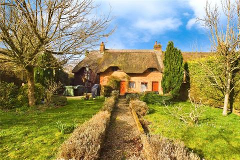 3 bedroom semi-detached house for sale, Welford Road, Wickham, Newbury, Berkshire, RG20