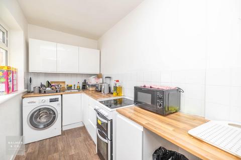 2 bedroom terraced house to rent, Wythburn Street, Salford M6