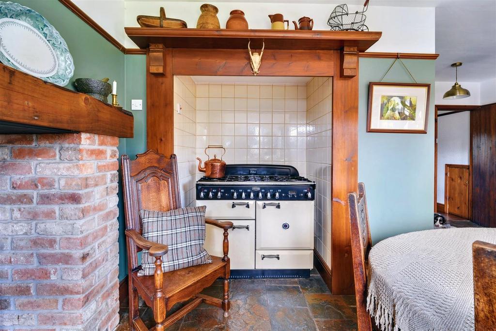 Kitchen 4.jpeg