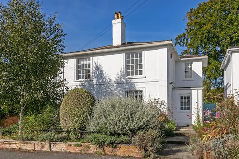 4 bedroom detached house to rent, St. James Villas, Winchester, SO23