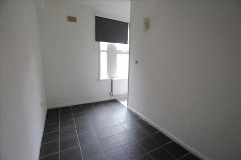 Studio to rent, Courtenay Mews, Walthamstow, London, E17