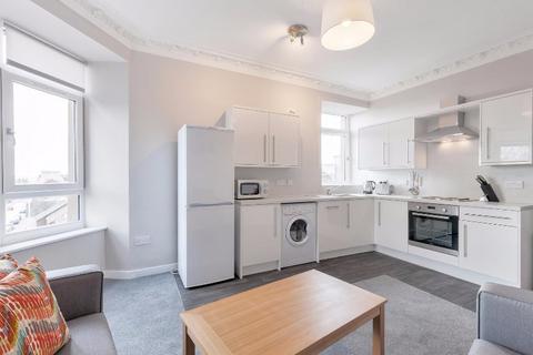 3 bedroom flat to rent, Peddie Street, West End DD1