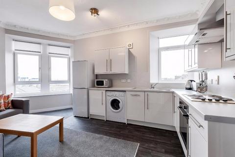 3 bedroom flat to rent, Peddie Street, West End DD1