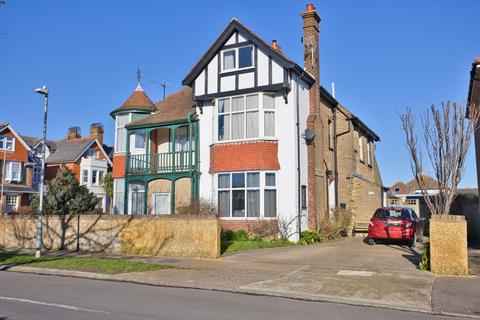 4 bedroom semi-detached house for sale, Kelvedon Road, Walmer, CT14