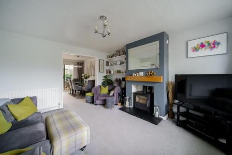 3 bedroom semi-detached house for sale, Birkdale Drive, Leeds LS17