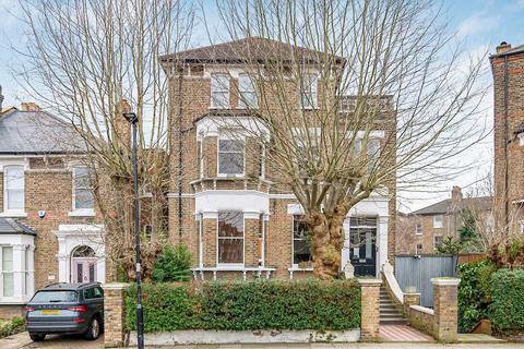 2 bedroom flat for sale, Mercers Road, London N19