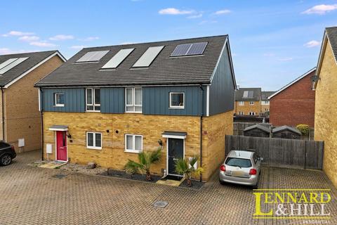 3 bedroom semi-detached house for sale, Colburn Way, Grays RM16