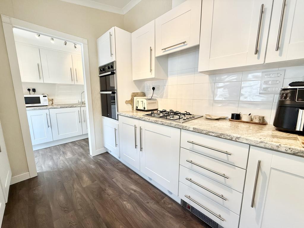 Kitchen (2).jpeg