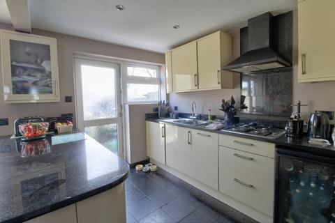 4 Silverfield, Broxbourne, EN10 6PD
