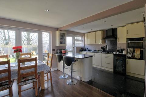 4 Silverfield, Broxbourne, EN10 6PD