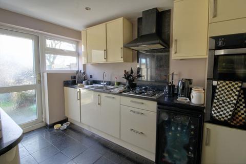 4 Silverfield, Broxbourne, EN10 6PD