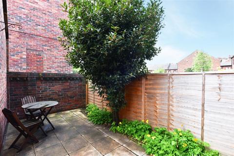 2 bedroom townhouse for sale, Fewster Way, York