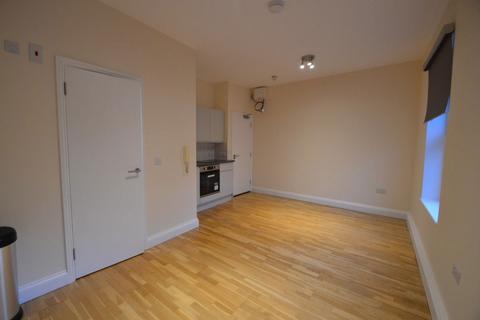 Studio to rent, Finchley Central