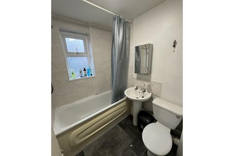 1 bedroom flat for sale, Rhymney Street, Cathays, Cardiff