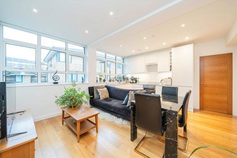 2 bedroom flat for sale, Down Place, London W6