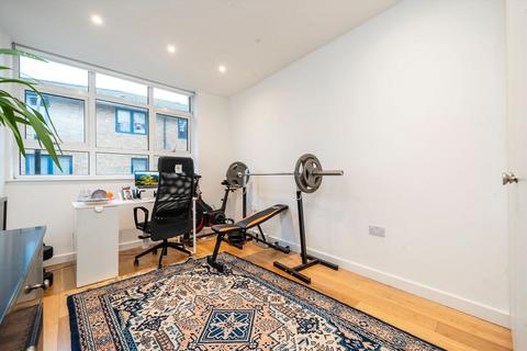 2 bedroom flat for sale, Down Place, London W6