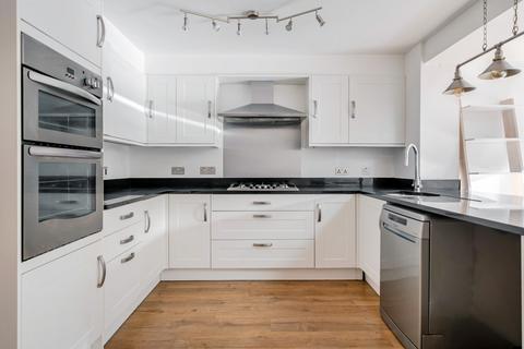 4 bedroom end of terrace house for sale, John Bunyan Close, Whiteley, Fareham, Hampshire, PO15