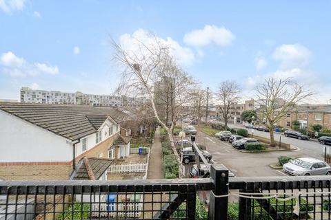 1 bedroom flat for sale, Fern Walk, Winter Lodge, SE16