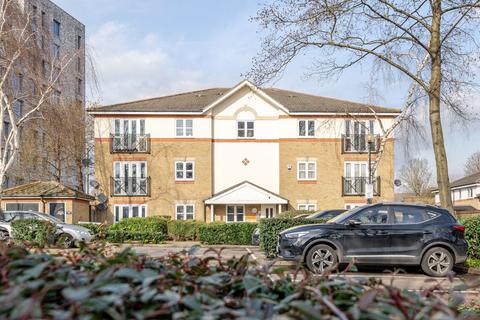 1 bedroom flat for sale, Fern Walk, Winter Lodge, SE16