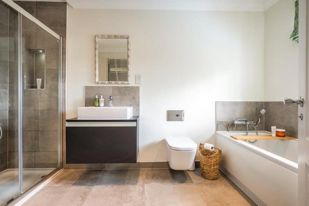 Ensuite