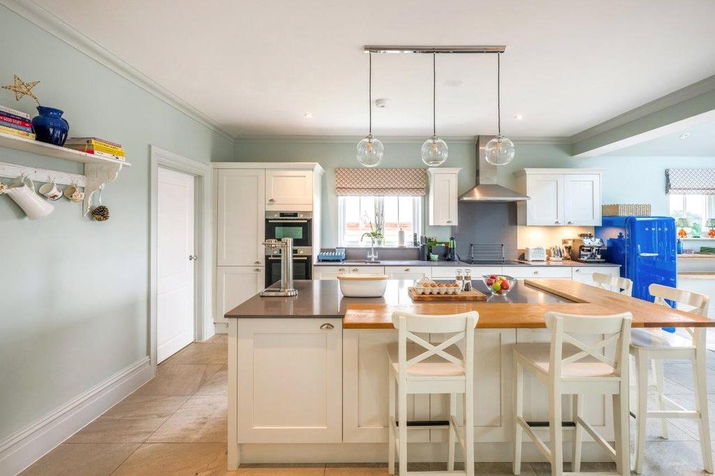 Kitchen/Breakfast Rm