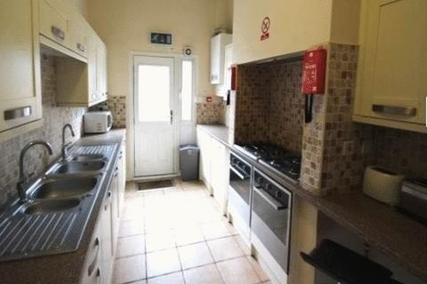 8 bedroom house to rent, Burley Road, Leeds LS3