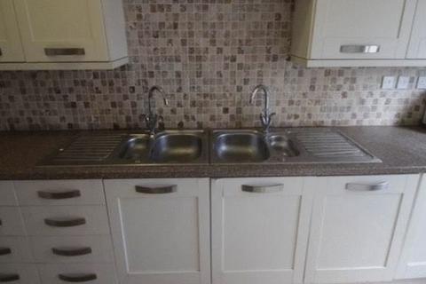 8 bedroom house to rent, Burley Road, Leeds LS3