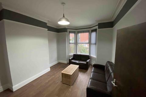 2 bedroom house to rent, Brudenell Grove, Leeds LS6