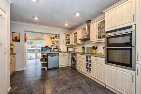 3 bedroom terraced house for sale, Suffolk Road, Andover