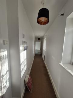 2 bedroom flat to rent, Karim Mews, London E17