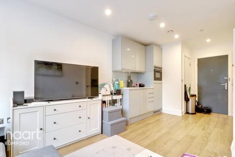 1 bedroom apartment for sale, Papermill House, Romford, RM1 2FB