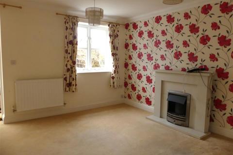 2 bedroom terraced house to rent, Aldergrove Close, Suffolk IP19