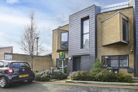 2 bedroom end of terrace house for sale, Rodmill Lane, Brixton Hill, LONDON, SW2