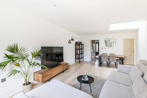 2 bedroom end of terrace house for sale, Rodmill Lane, Brixton Hill, LONDON, SW2