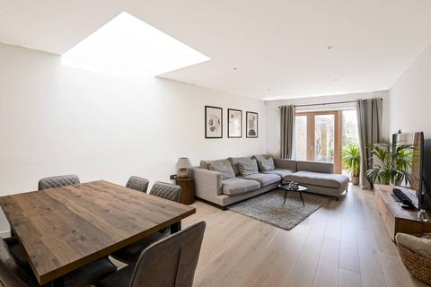 2 bedroom end of terrace house for sale, Rodmill Lane, Brixton Hill, LONDON, SW2