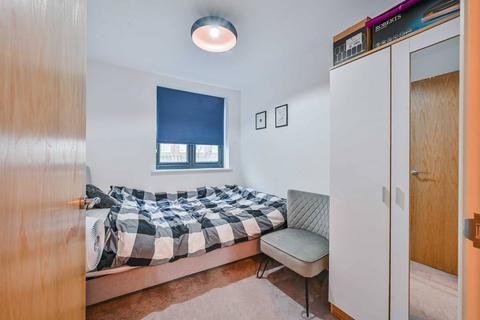 2 bedroom flat to rent, Regents Park Road, Chalk Farm, London, NW1