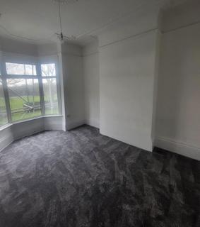 3 bedroom flat to rent, West Park Road, South Shields