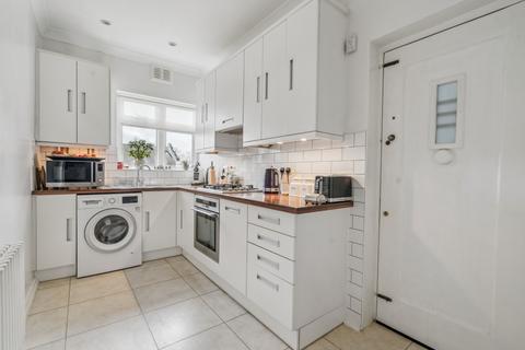 2 bedroom apartment for sale, Elm Park Court, Elm Park Road, Pinner, HA5