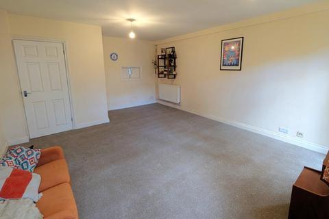 2 bedroom flat to rent, 2 Ockenden Close, Woking GU22