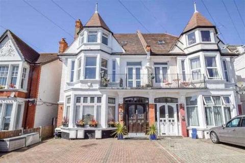 2 bedroom apartment for sale, Westcliff on Sea SS0